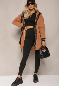 Brązowa Kurtka Parka z Geometrycznym Wzorem na Kapturze i Rękawach Lidya