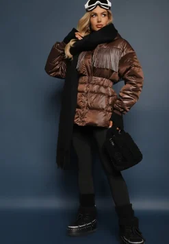 Brązowa Kurtka z Kapturem i Marszczonym Paskiem Zdobiona Frędzlami i Pikowaniem Sanathra