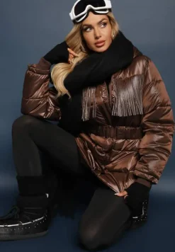 Brązowa Kurtka z Kapturem i Marszczonym Paskiem Zdobiona Frędzlami i Pikowaniem Sanathra