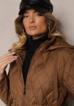 Brązowa Kurtka z Pikowanymi Przeszyciami w Kratkę oraz Wewnętrznymi Ściągaczami w Pasie Tiliona