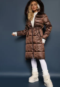 Brązowa Kurtka z Pikowanymi Przeszyciami Ściągaczem w Talii i Kapturem z Odpinanym Futrem Ravalin