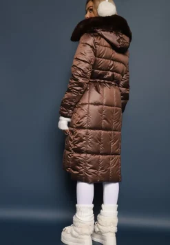 Brązowa Kurtka z Pikowanymi Przeszyciami Ściągaczem w Talii i Kapturem z Odpinanym Futrem Ravalin