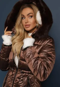 Brązowa Kurtka z Pikowanymi Przeszyciami Ściągaczem w Talii i Kapturem z Odpinanym Futrem Ravalin