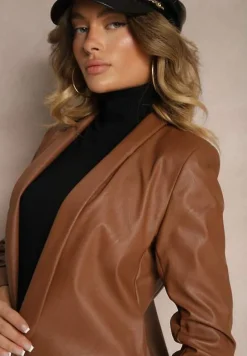 Brązowa Marynarka z Imitacji Skóry Niezapinana z Marszczonym Rękawem Libe