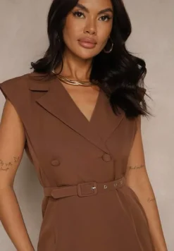 Brązowa Sukienka z Ozdobnymi Guzikami i Paskiem Dellanise