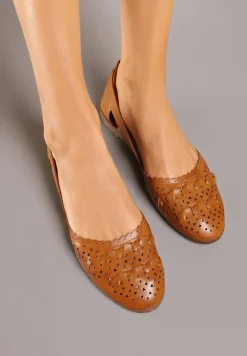 Brązowe Ażurowe Balerinki z Ozdobnymi Wycięciami Damirra