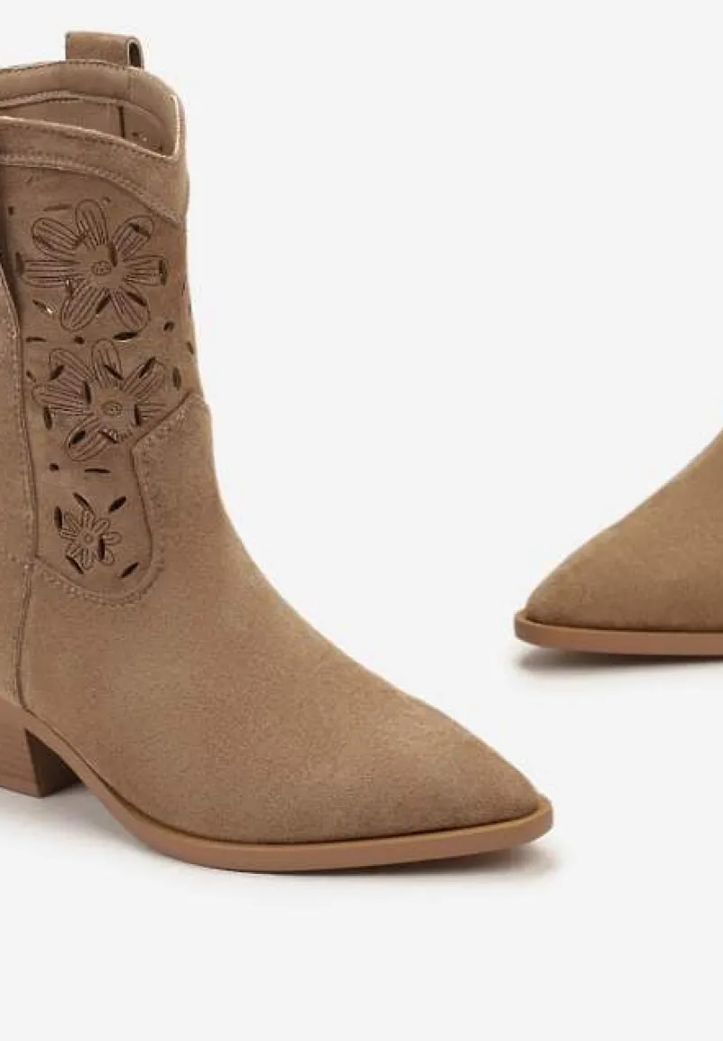 Brązowe Ażurowe Botki Typu Kowbojki z Kwiatami i Przeszyciami na Ściętym Obcasie Glossia