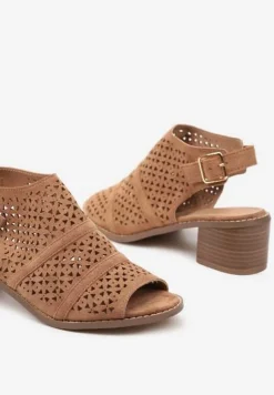 Brązowe Ażurowe Sandały Botki na Słupkowym Obcasie Zapinane na Klamerkę Delinore
