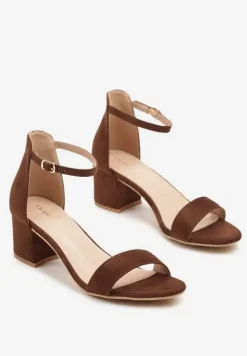 Brązowe Basicowe Sandały na Słupku Vices z Paskiem Wokół Kostki Varhira