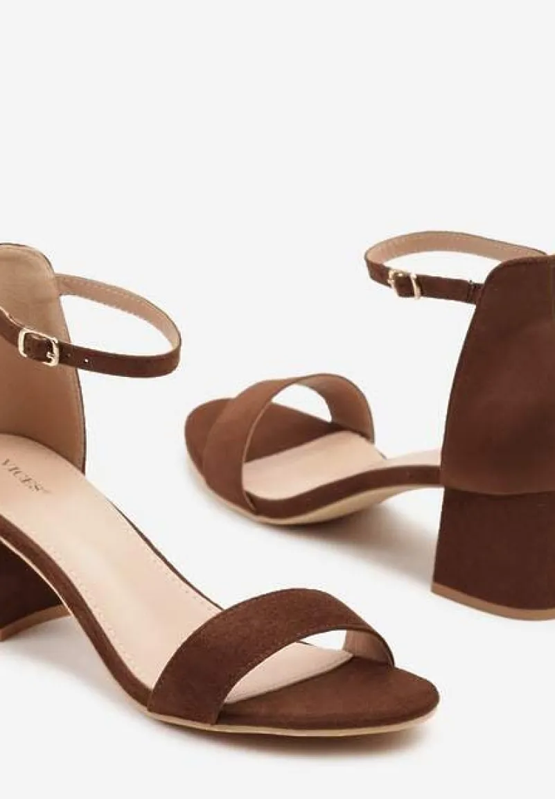 Brązowe Basicowe Sandały na Słupku Vices z Paskiem Wokół Kostki Varhira