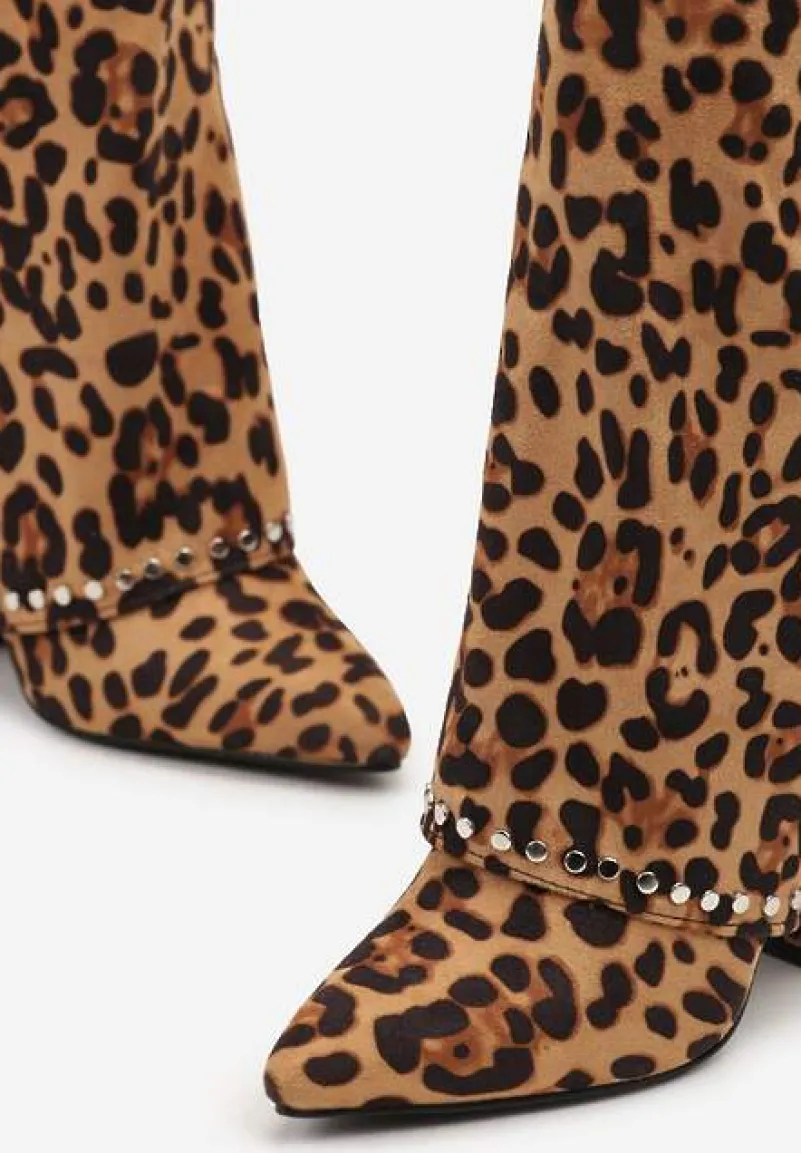 Brązowe Botki Kowbojki na Słupku w Panterkę z Nitami na Podwiniętej Cholewce Vaimi