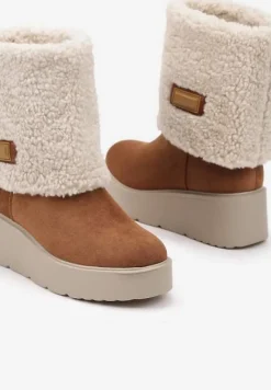 Brązowe Botki na Koturnie Ozdobione Barankiem i Wywiniętą Cholewką Irissinae