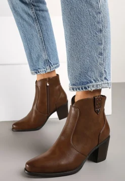 Brązowe Botki na Słupku w Stylu Kowbojek z Ozdobnymi Napami Elzinna