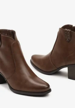 Brązowe Botki na Słupku w Stylu Kowbojek z Ozdobnymi Napami Elzinna