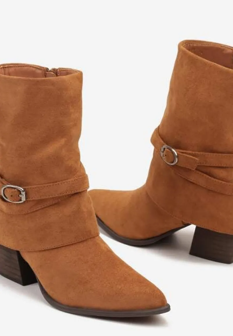 Brązowe Botki na Słupku z Klamrą i Wywiniętą Cholewką Nevelorae