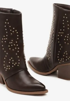 Brązowe Botki Typu Kowbojki na Obcasie ze Szpiczastym Noskiem Zdobione Nitami Vistaria