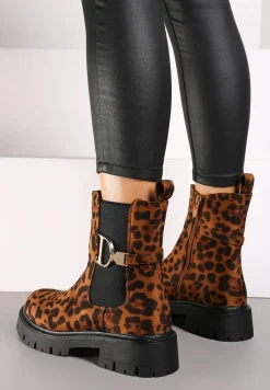 Brązowe Botki Typu Sztyblety na Tłoczonej Podeszwie Ozdobione Wzorem w Panterkę i Metalowym Detalem na Paseczku Marirae