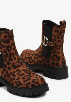 Brązowe Botki Typu Sztyblety na Tłoczonej Podeszwie Ozdobione Wzorem w Panterkę i Metalowym Detalem na Paseczku Marirae