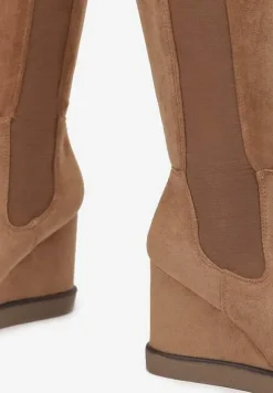 Brązowe Dopasowane Kozaki przed Kolano na Koturnie Infinita