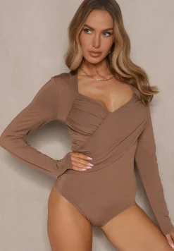 Brązowe Eleganckie Body Longsleeve z Ozdobnym Marszczeniem Zimanya