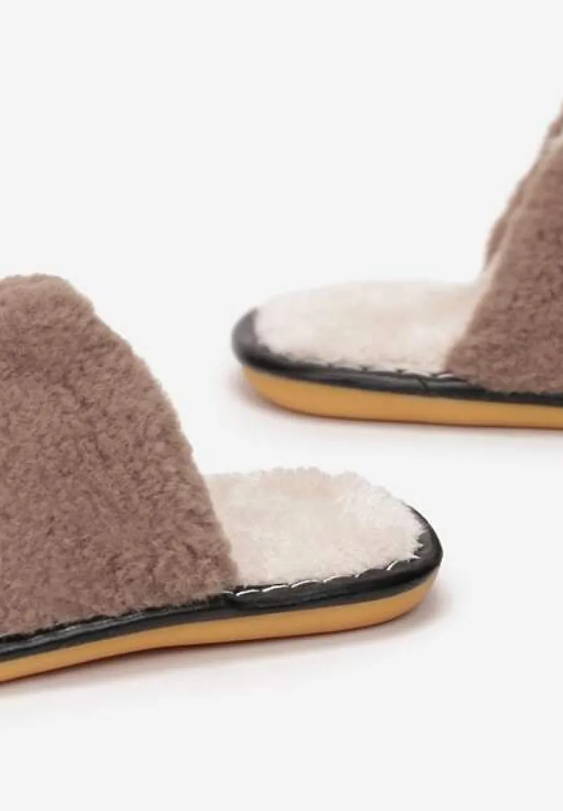 Brązowe Kapcie Futerkowe z Pomponami Denholm