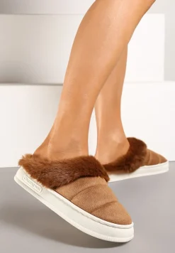 Brązowe Kapcie na Płaskiej Podeszwie z Futerkiem i Pikowaną Cholewką Lilaine