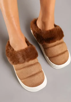 Brązowe Kapcie na Płaskiej Podeszwie z Futerkiem i Pikowaną Cholewką Lilaine