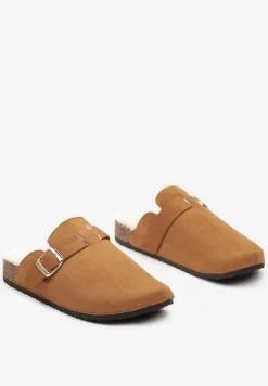 Brązowe Kapcie na Płaskiej Podeszwie Ozdobione Paskiem z Klamrą Ninnithra