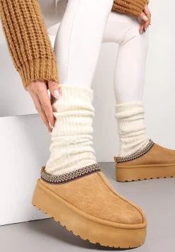 Brązowe Kapcie na Platformie z Imitacji Zamszu i Ozdobnym Szwem Irida