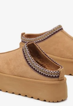 Brązowe Kapcie na Platformie z Imitacji Zamszu i Ozdobnym Szwem Irida