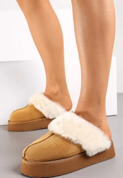 Brązowe Kapcie z Imitacji Zamszu na Platformie z Futerkiem i Pionowym Przeszyciem Silvara