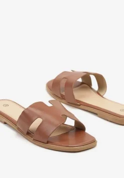 Brązowe Klapki Ozdobione Wycięciami Alinntia