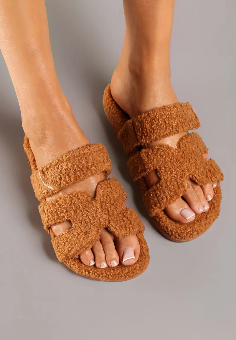 Brązowe Klapki z Futerkiem na Płaskiej Podeszwie Torivra