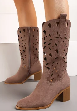 Brązowe Kozaki Kowbojki na Słupku z Ażurowym Zdobieniem i Skórzaną Wkładką Obiliria