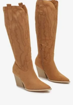 Brązowe Kozaki Kowbojki na Słupku z Ozdobnymi Przeszyciami na Suwak Tinovia