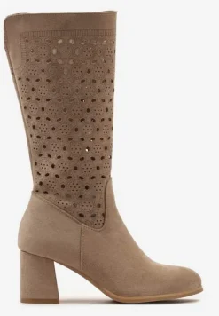 Brązowe Kozaki na Obcasie z Ażurowym Zdobieniem i Wkładką ze Skóry Naturalnej Lelandine
