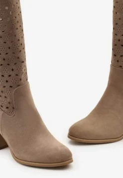 Brązowe Kozaki na Obcasie z Ażurowym Zdobieniem i Wkładką ze Skóry Naturalnej Lelandine
