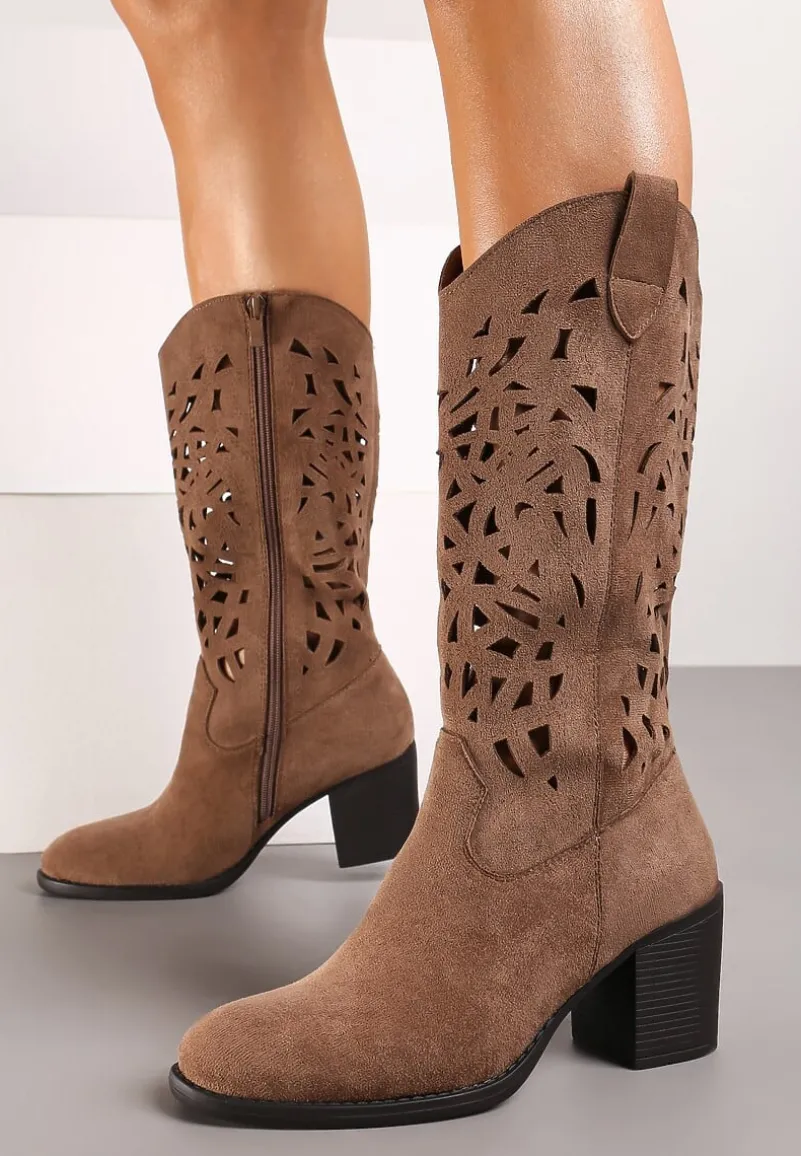 Brązowe Kozaki na Słupku ze Skórzaną Wkładką i Ażurowym Wzorem Arresia