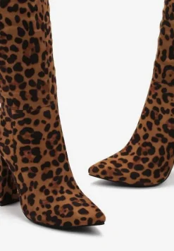 Brązowe Kozaki w Panterkę na Słupku z Noskiem w Szpic Riannesa