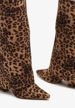 Brązowe Kozaki w Panterkę na Słupku z Wywiniętą Cholewką i Klamerką Upaxa