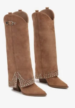 Brązowe Kozaki w Stylu Kowbojek z Nitami i Wywiniętą Cholewką Irimora