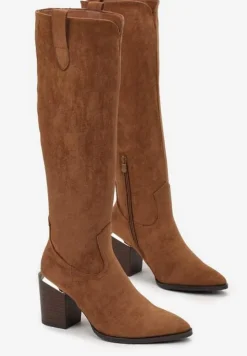 Brązowe Kozaki z Imitacji Zamszu na Słupku z Noskiem w Szpic Fincha