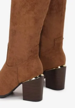 Brązowe Kozaki z Imitacji Zamszu na Słupku z Noskiem w Szpic Fincha