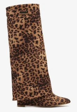 Brązowe Kozaki z Wywiniętą Cholewką na Koturnie Ozdobione Wzorem w Panterkę Turade