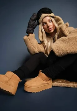 Brązowe Krótkie Śniegowce na Platformie Elenith