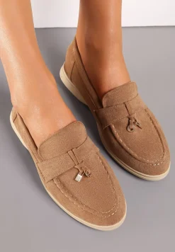 Brązowe Mokasyny z Zawieszką w Kształcie Kłódki Lorniwas