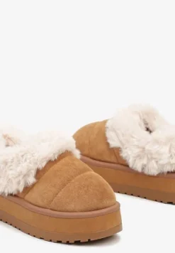 Brązowe Śniegowce na Grubej Podeszwie z Pikowanego Materiału Ozdobione Futerkiem Avirorae