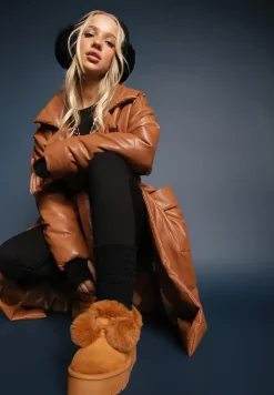 Brązowe Śniegowce na Platformie z Pomponami i Ozdobnym Sztucznym Futerkiem Iriviane