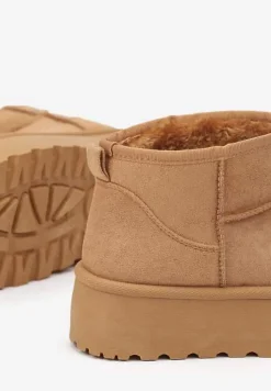 Brązowe Śniegowce na Platformie Ozdobionej Tłoczeniem z Niską Cholewką Inarinne