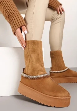 Brązowe Śniegowce na Platformie z Ozdobną Dopasowaną Cholewką i Haftowanymi Obszyciami Tinnacilia